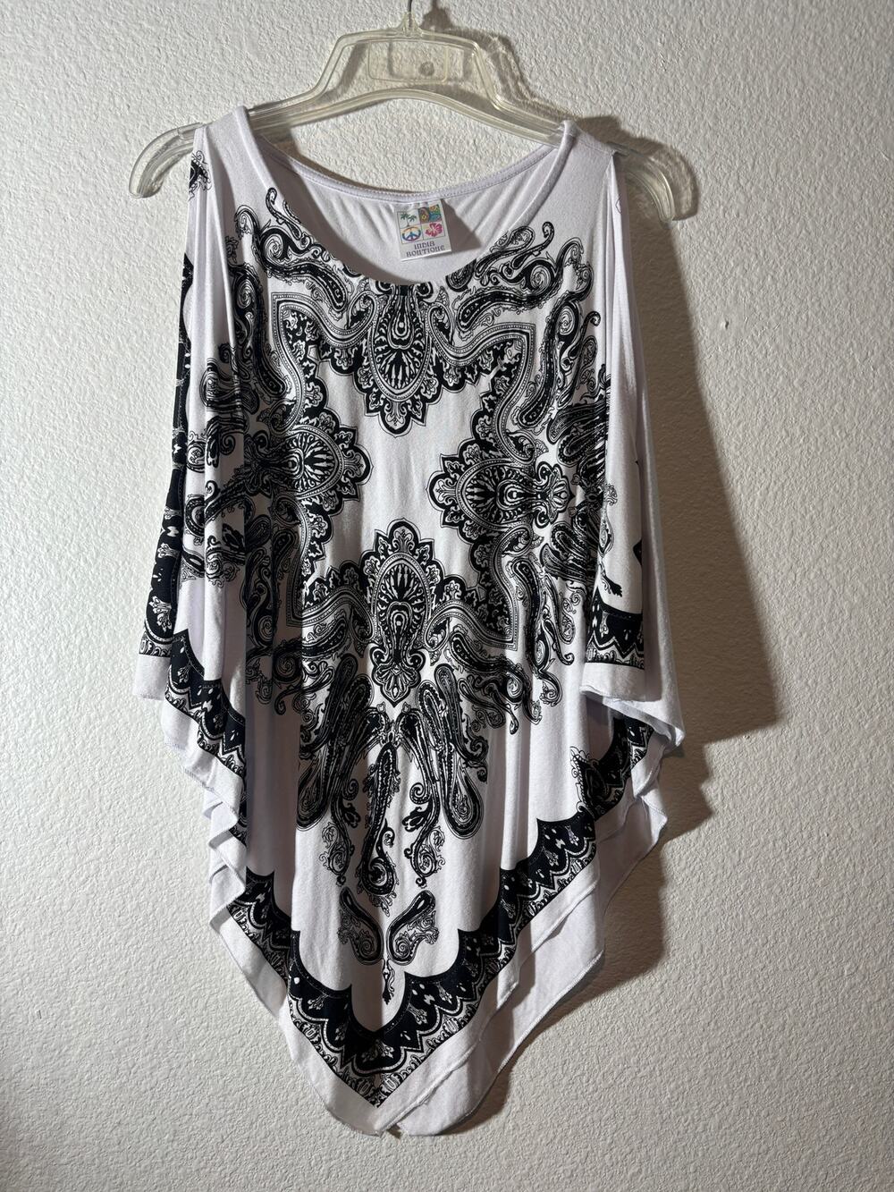 India Boutique One Size Black White Boat Neck Slit Sleeve Handkerchief Hem Top